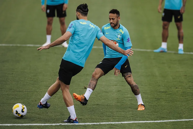 Desfalque por lesão na rodada dupla anterior, Neymar está de volta ao time nesta quinta-feira, 24