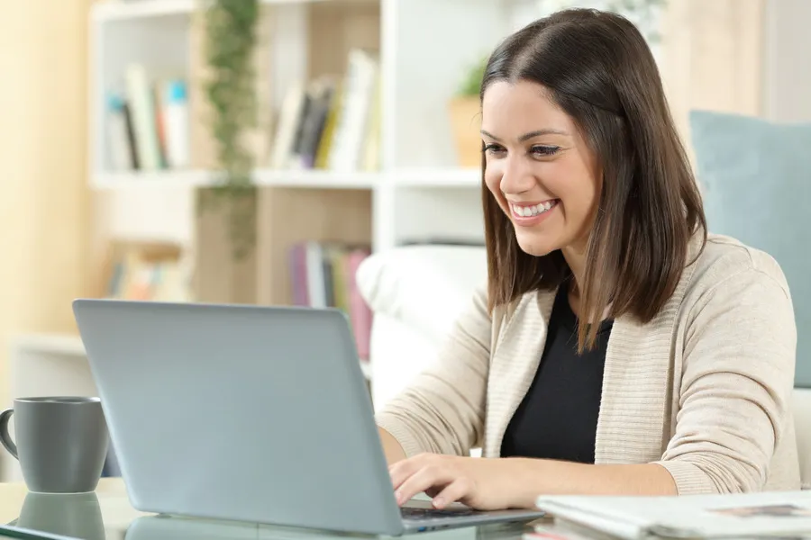 Campanha visa auxiliar na conquista do primeiro emprego.