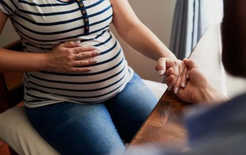 Através do pré-natal psicológico às gestantes e puérperas podem arranjar um espaço de troca de experiências, compartilhando vivências, alegrias, medos, traumas e angústias com um profissional de saúde.