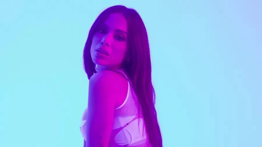 Anitta também incentivou jovens de 16 a 18 anos a tirarem título de eleitor