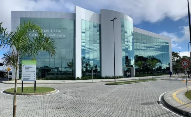Mulher está internada no Hospital Geral Clériston Andrade, em Feira de Santana, na Bahia