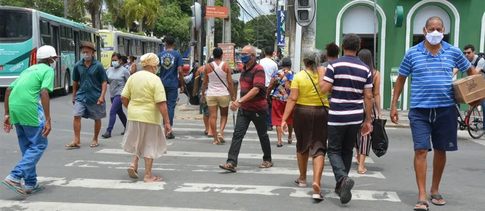 Apenas 32% das pessoas tomaram a terceira dose em Feira de Santana.