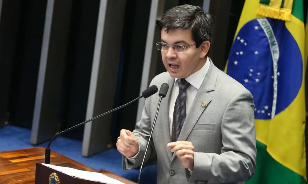 Randolfe indica e pede a investigação de possíveis crimes cometidos