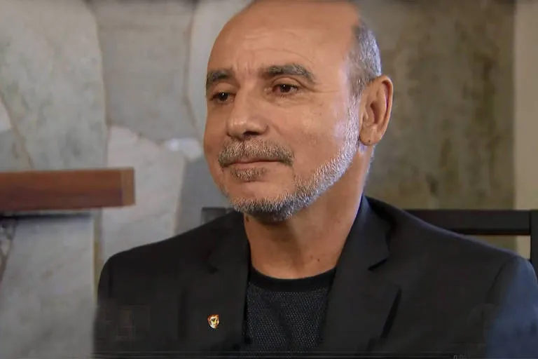 Queiroz afirmou nas redes sociais a intenção de participar das eleições deste ano