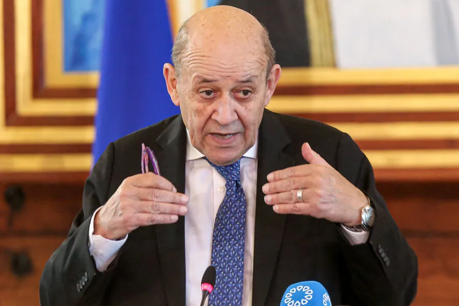 Chanceler francês, Jean-Yves Le Drian, diz que até o momento nao há avanços