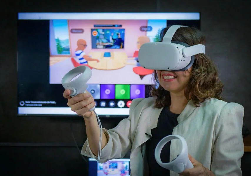 Ingrid Winkler, que lidera o grupo de pesquisa ‘Realidade Virtual e Realidade Aumentada para inovação na Indústria, Saúde e Educação’ e professora da Centro Universitário Senai Cimatec