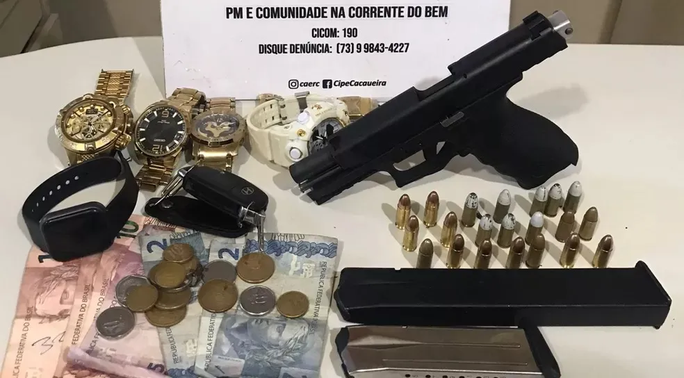 Quarteto armado foi localizado no Centro da cidade após denúncias
