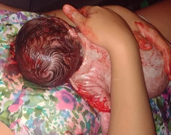 Bebê, do sexo masculino, foi levado para o Hospital Roberto Santos