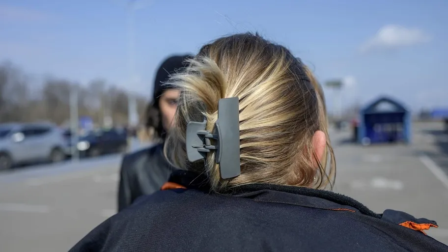 Vítima foi escolhida por ser casada com um militar ucraniano