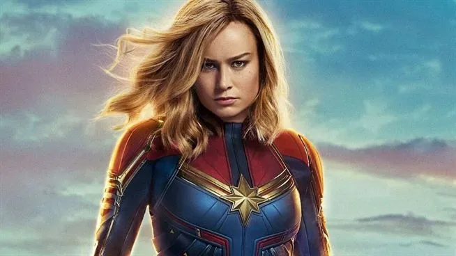 Brie Larson como Capitã Marvel