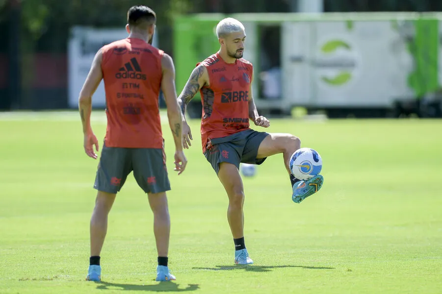 Arrascaeta: "Temos que acreditar na equipe, neste elenco