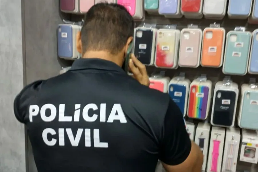 Imagem ilustrativa da imagem Polícia apreende quase 2 mil acessórios falsificados em operação