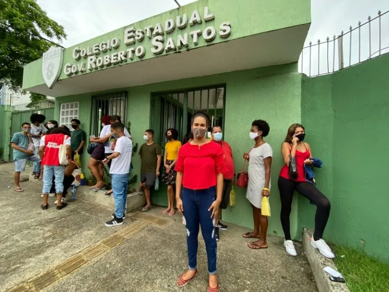 Unidades da rede estadual devem disponibilizar computadores para os estudantes acessarem a página do participante e realizem os procedimentos