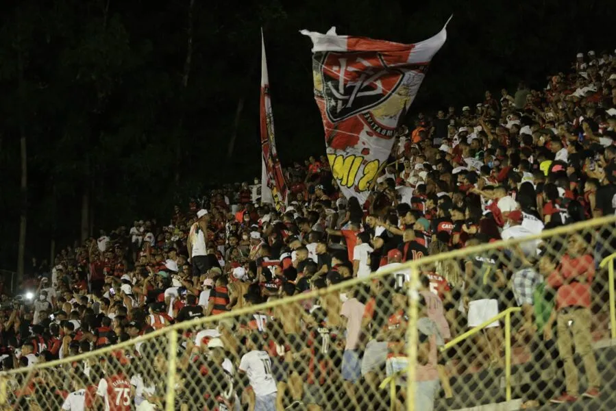 A necessidade de vencer os duelos em casa faz a torcida do Leão ser a principal arma da equipe