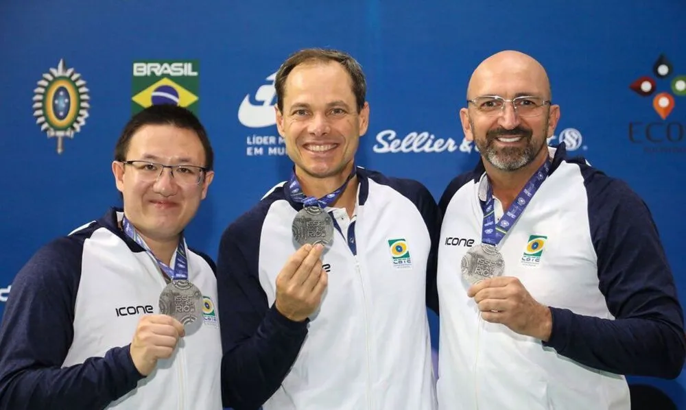 País foi representado por Emerson Duarte, Felipe Wu e Vladimir Silveira