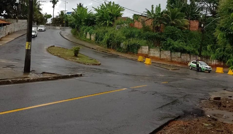 Estrada Velha é um dos locais que teve mudança no trânsito