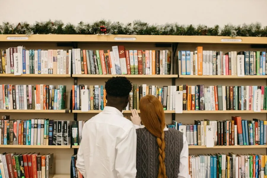 Leitores contam que ter o autor presente nas adaptações a tornam mais fieis aos livros.