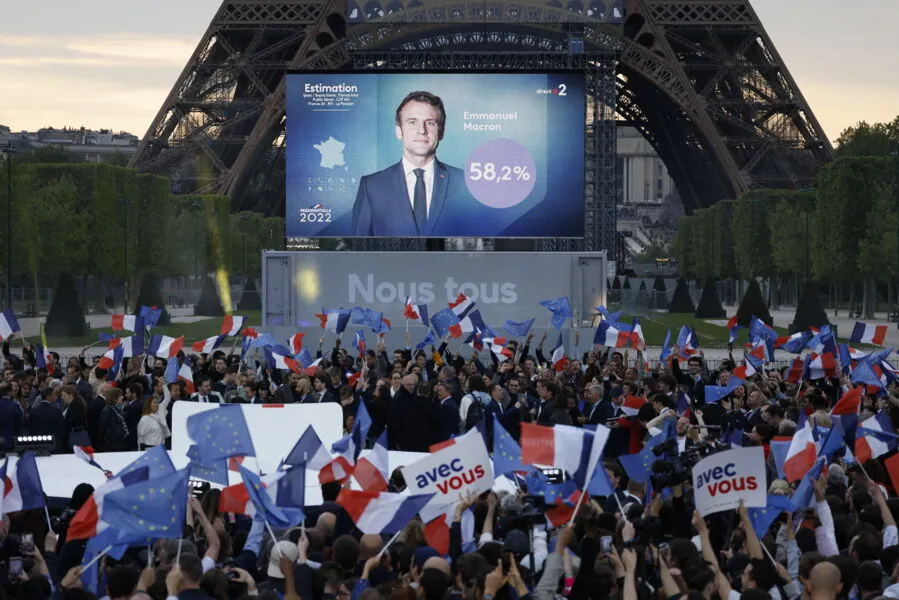 Franceses comemoram a vitória de Emmanuel Macron