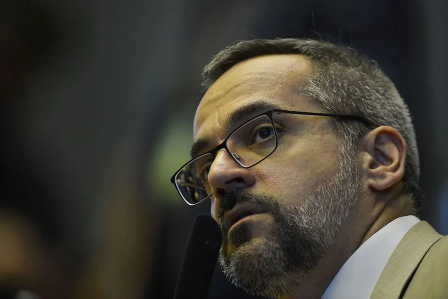 Ex-ministro voltou a criticar aliança do governo com o centrão