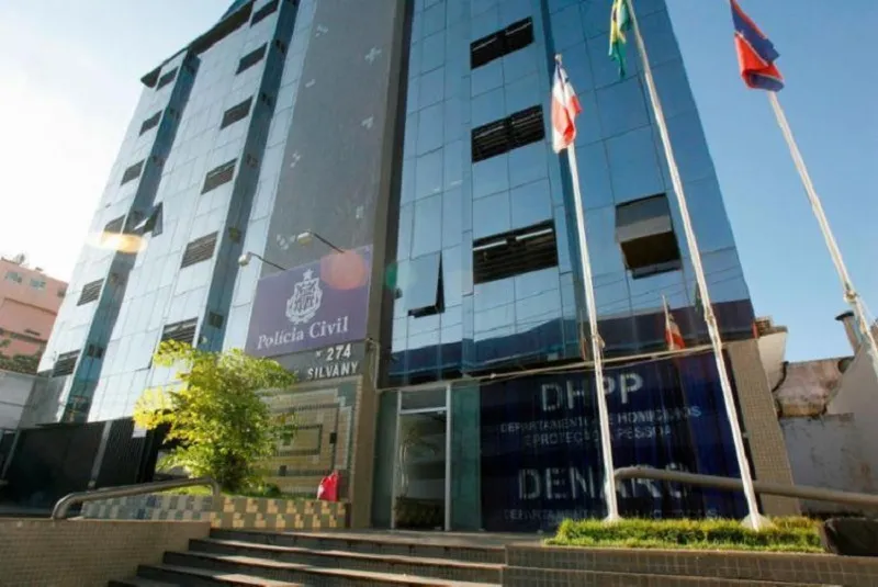 Vítima morava no local com companheira e filho, que não foram localizados