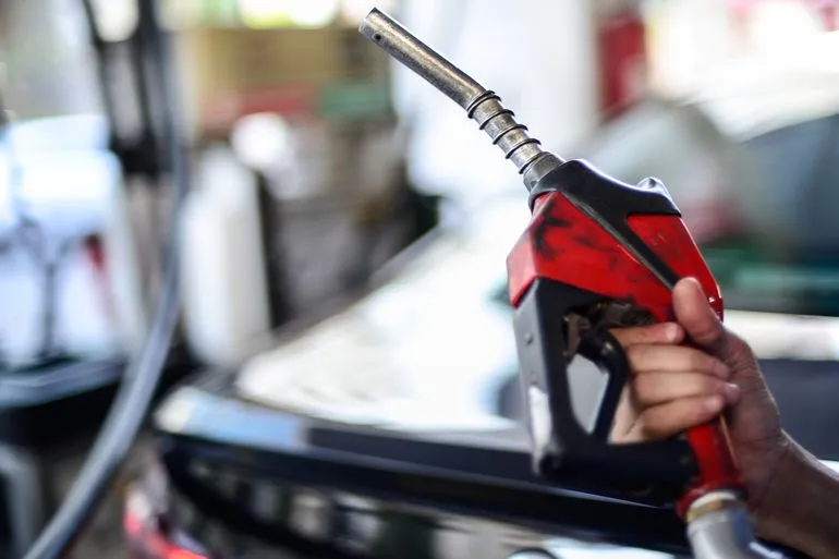 O valor mais alto foi alcançado em novembro de 2021, quando o preço médio da gasolina chegou a R$ 6,74