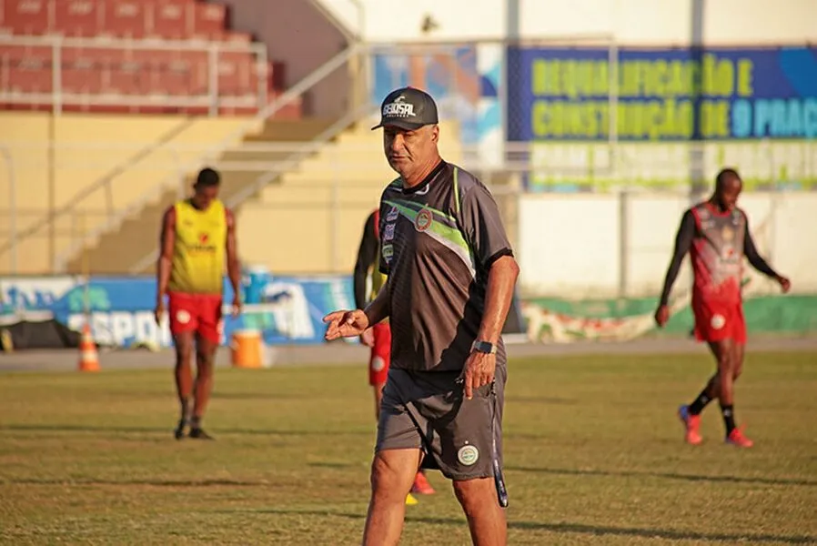 Cancão conta com experiência de Barbosinha (foto) no comando