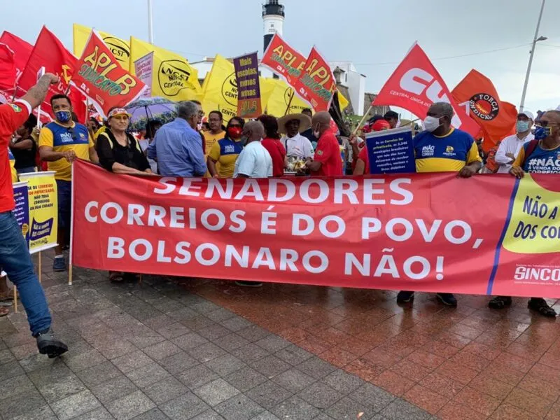 Imagem ilustrativa da imagem Políticos baianos participam de ato contra Bolsonaro na Barra