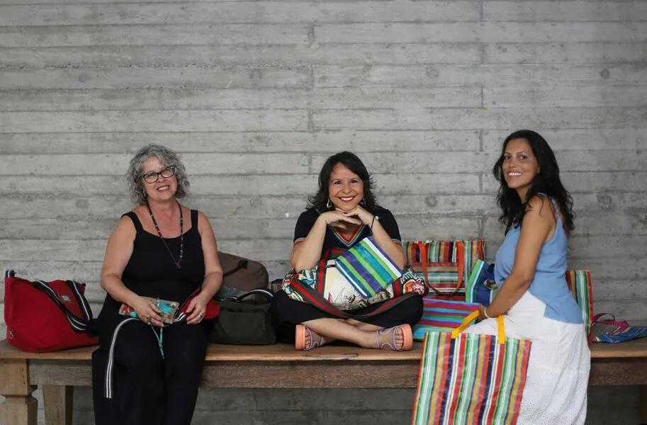 : Da esquerda para direita: Guta Magubordo, Brenda Medeiros e Carol Lola