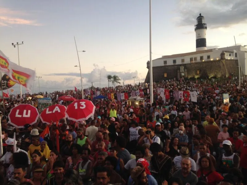 Em Salvador, atos se concentraram no Farol da Barra