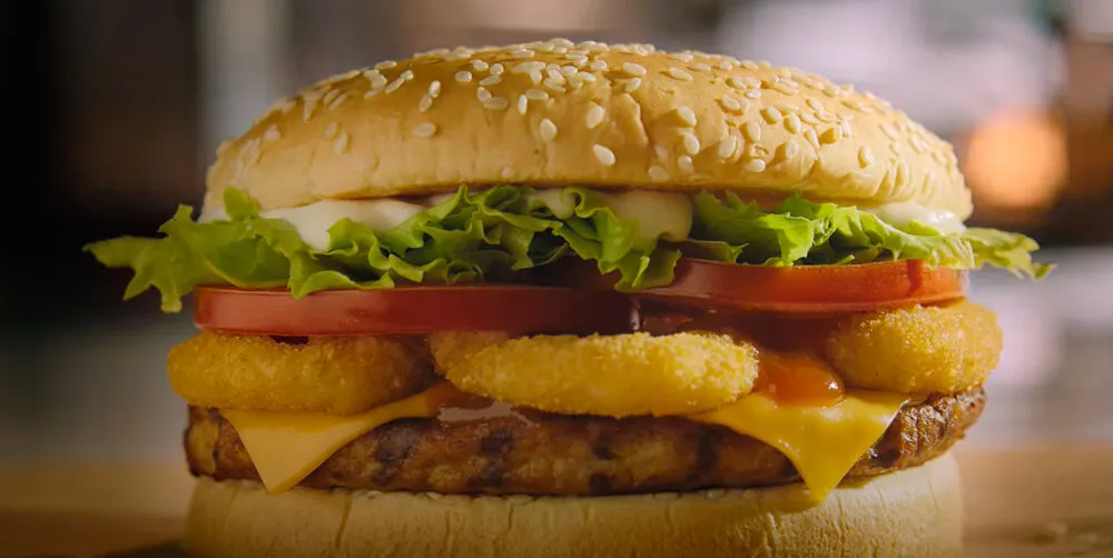 Usuários das redes sociais reclamaram que o hambúrguer não tinha a carne em sua composição