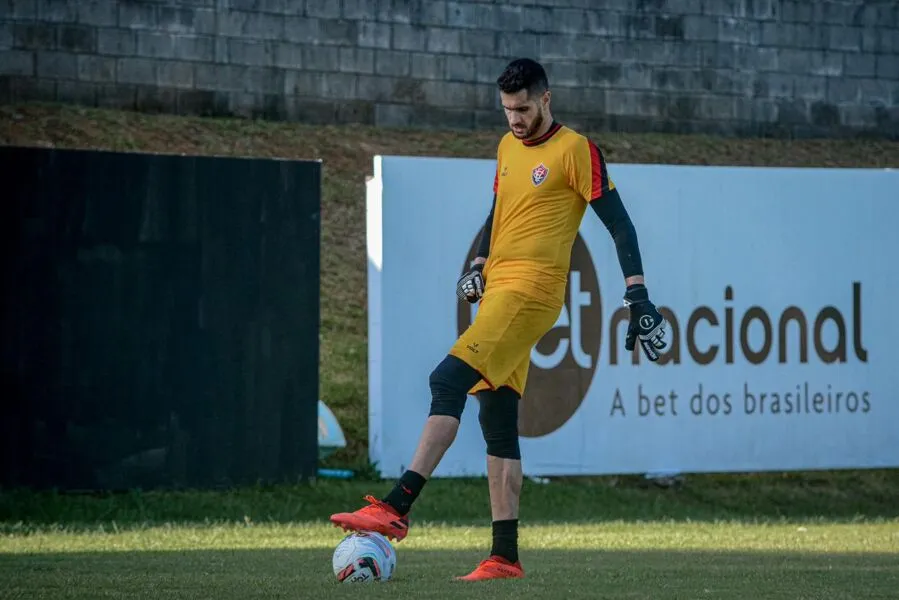 Revelado pelo Figueirense, Dalton tem 36 anos e estava no Linense