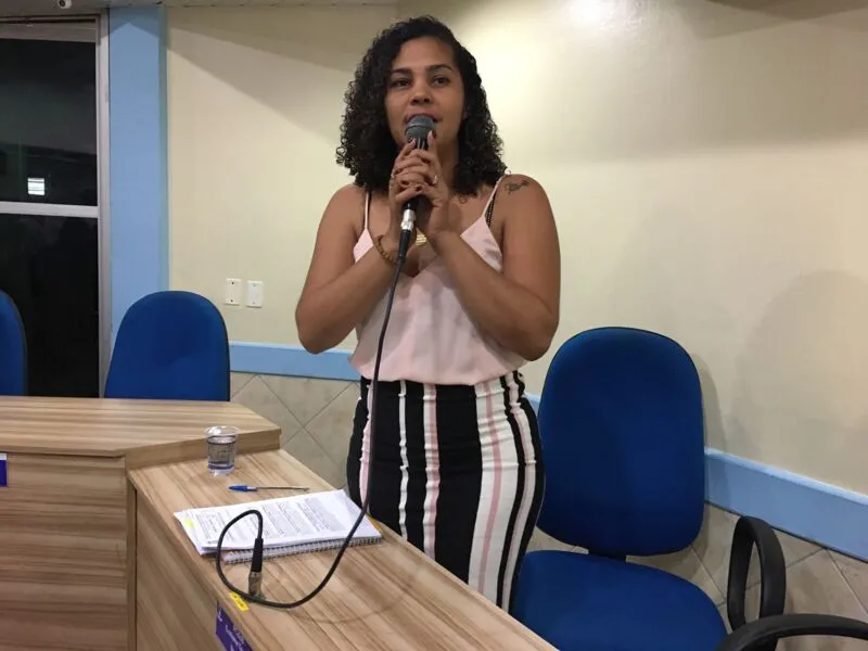 Vereadora Luciana Tavares disse que o vereador Gabriel Bandarra não respeita o regimento da Câmara