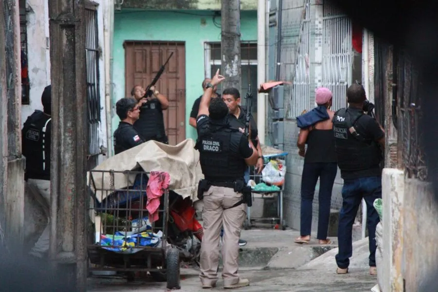 600 policiais civis e militares participam da operação