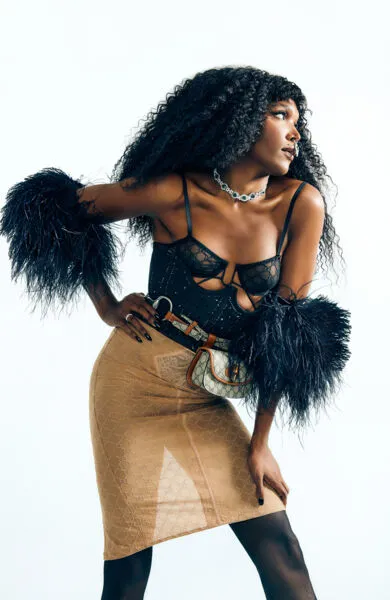 Cantora baiana foi revelada por Caetano Veloso