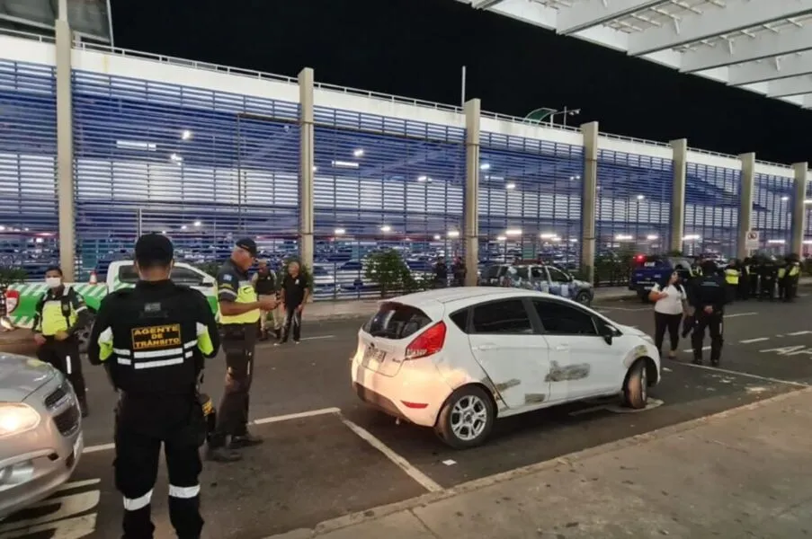 Durante a operação, foram abordados 26 veículos, dos quais 16 foram autuados e dez removidos