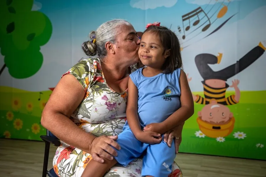 Maridalva Santos tem a filha, a pequena Lara Letícia, 6 anos, como exemplo de garra