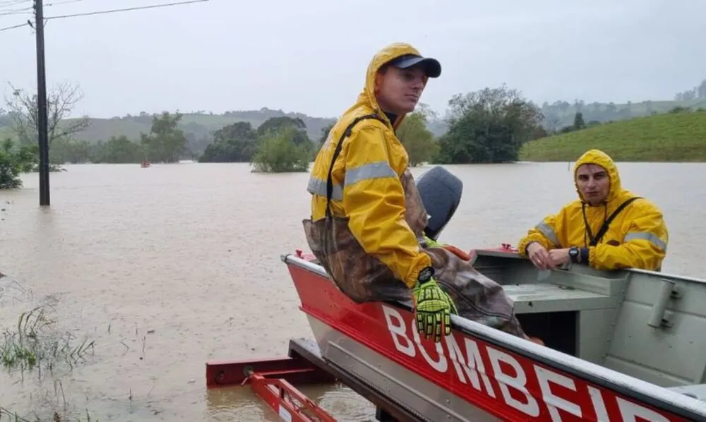 As chuvas deixaram 7,1 mil pessoas desalojadas e 518 desabrigadas