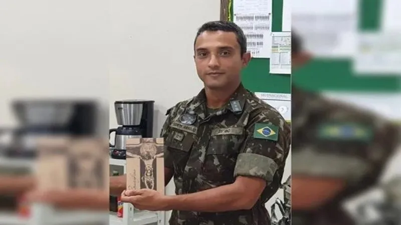 O major João Paulo da Costa Araújo Alves, de 41 anos, chegou a ser orientado, mas manteve postagens