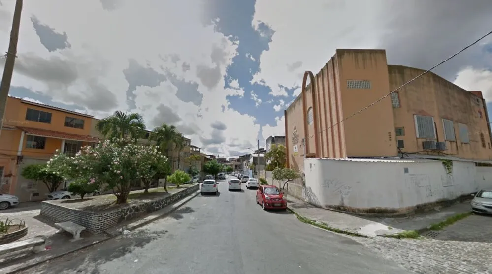 Assaltos acontecem tanto na rua quanto dentro dos ônibus que atendem a região