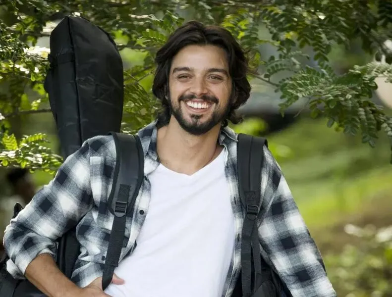 Na emissora ele atuou em oito novelas