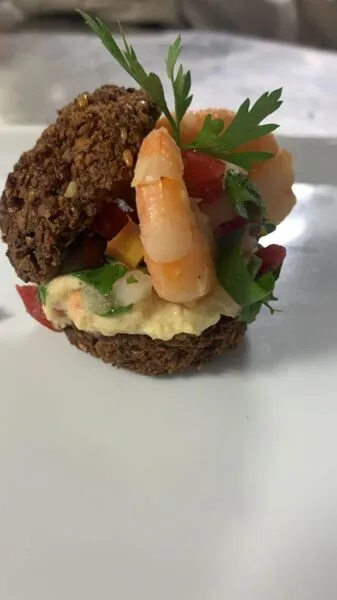 O faláfel é um bolinho feito de grão-de-bico