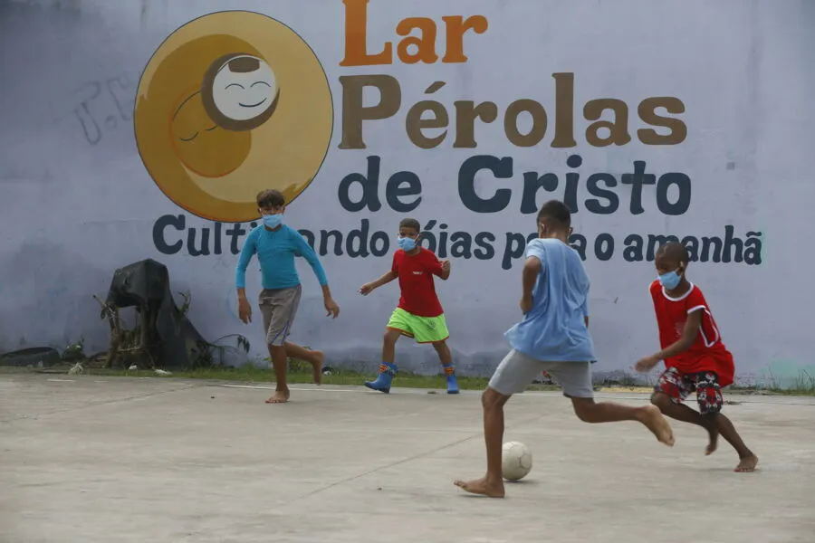 Lar Pérolas de Cristo é uma casa de acolhimento que, no momento, abriga 78 crianças e adolescentes, de 0 a 17 anos