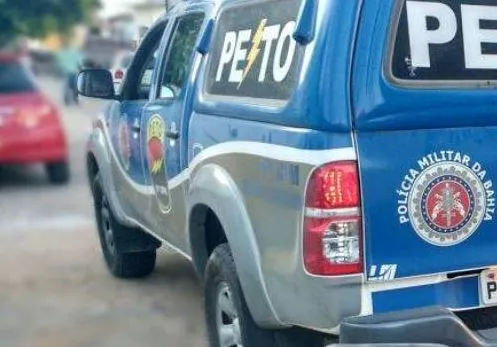 Dupla tentou fugir a pé na abordagem, mas acabou alcançada após a perseguição