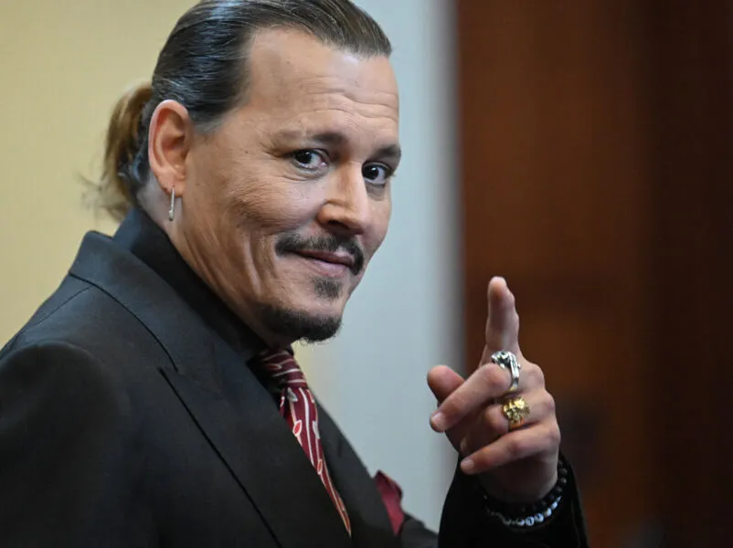 Segundo Tracey Jacobs, Depp "se tornou a maior estrela do mundo" durante os 30 anos em que representou o ator
