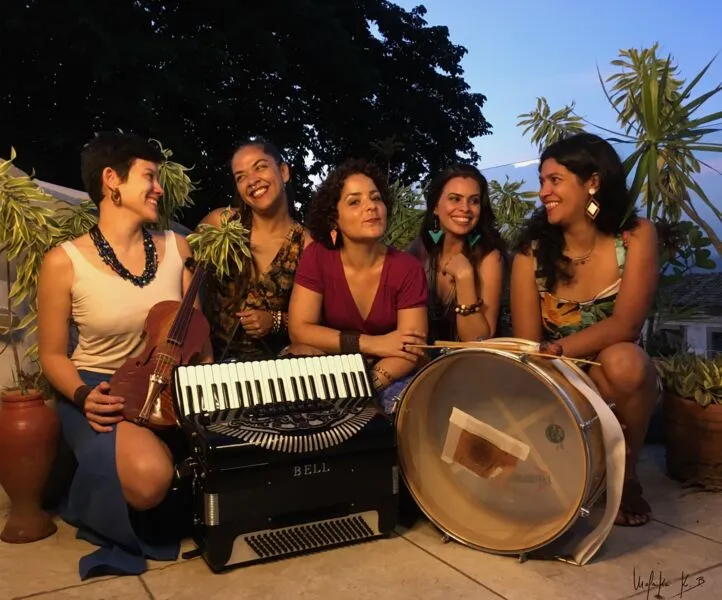 Banda instrumental feminina Flor de Imbuia se apresenta neste domingo, na Ribeira
