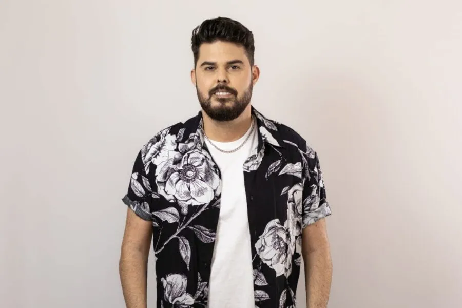 Banda comandada por Lucas Kart abrirá a temporada de shows no centro de compras