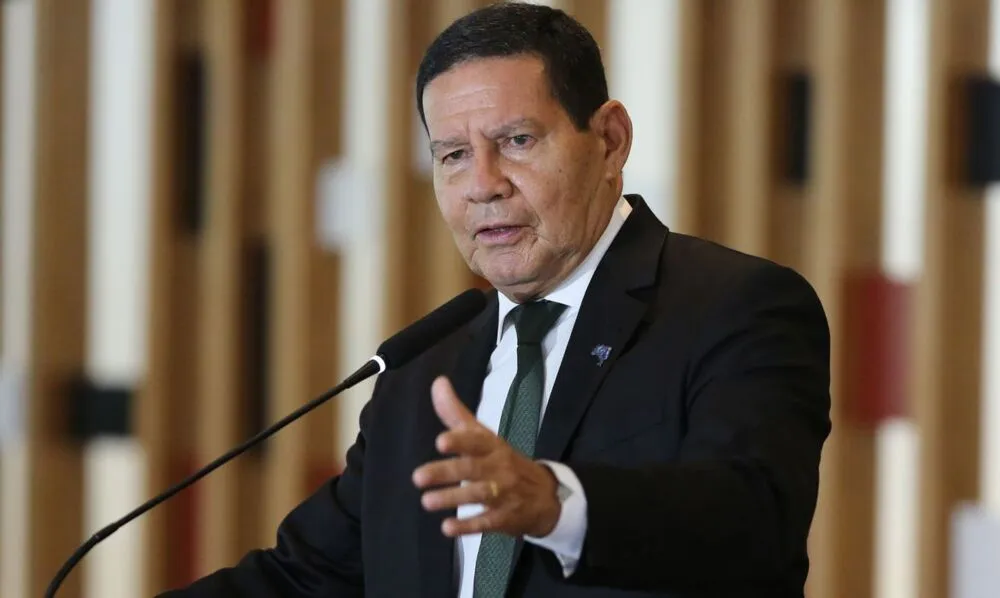 Vice-presidente deu entrevista na entrada do Palácio do Planalto nesta sexta-feira, 20