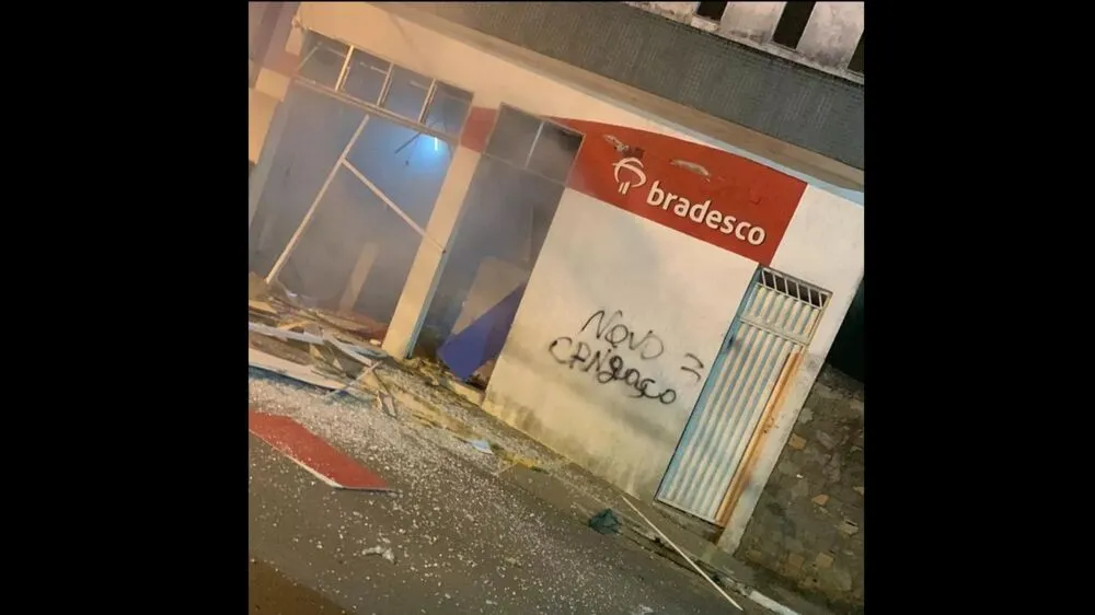 Caixa eletrônico explodido