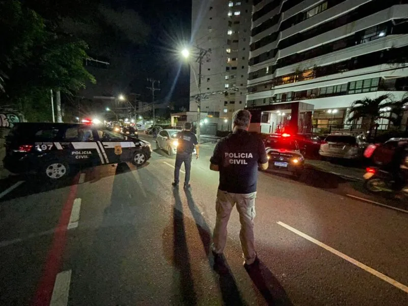 policiais dos departamentos operacionais fizeram abordagens em vias de acesso em bairros