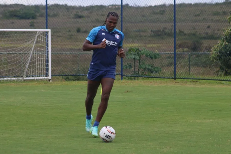 Lesionado há quase um mês e meio, Rodallega segue em trabalhos físicos